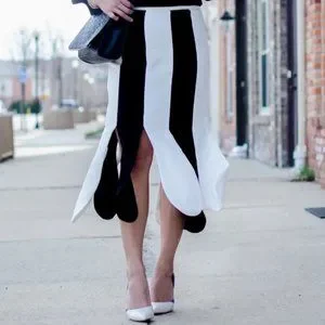 スカート VICTORIA BECKHAM BLACK MIDI SKIRT WITH DRAPING Draped Pleat Detail Skirt In Black – Victoria Beckham UK